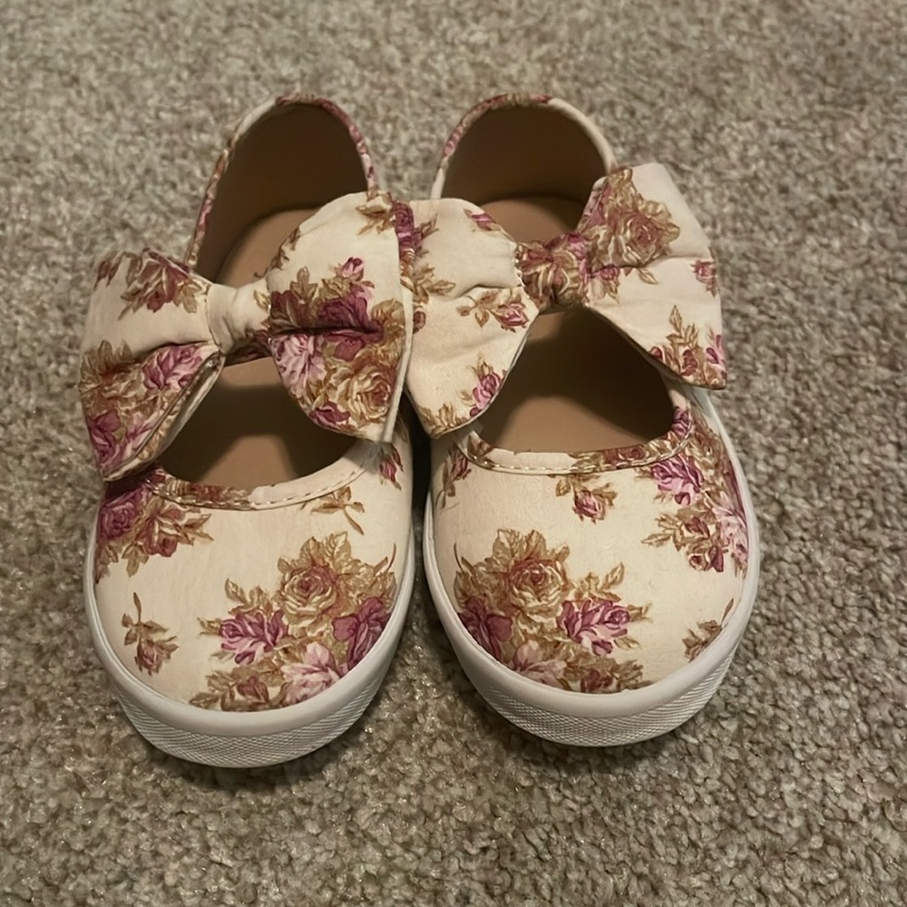 Janie and Jack Cream and Purple Dress Shoes with Floral Bow